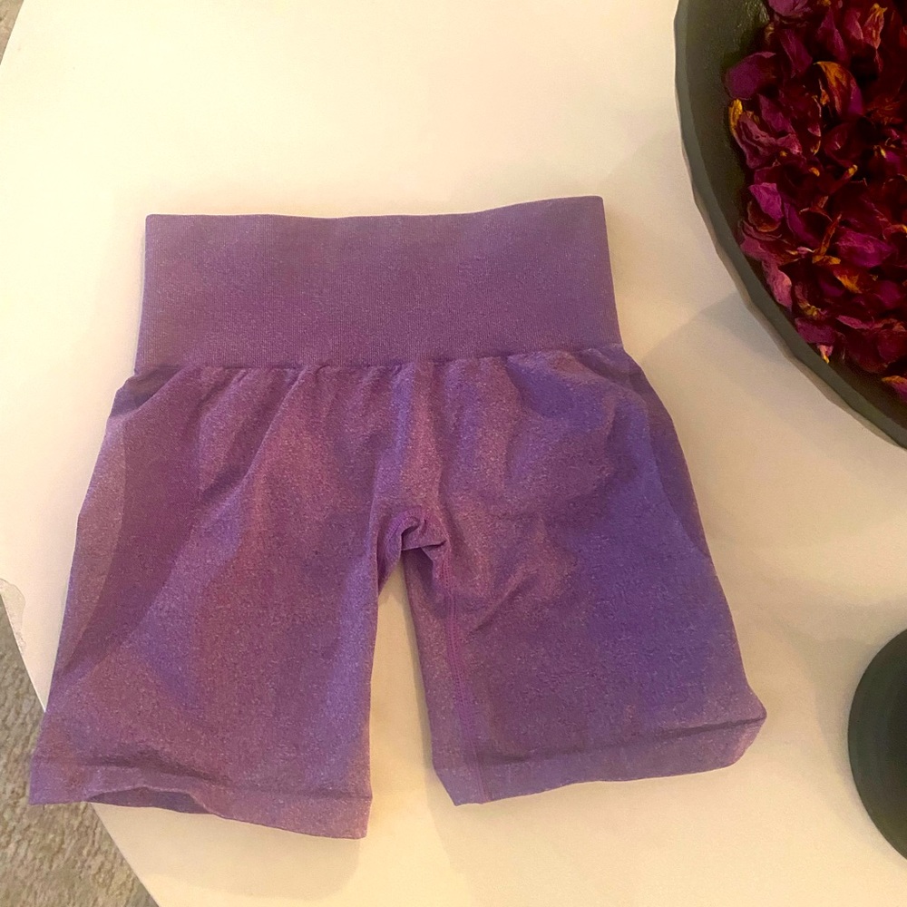 NVGTN contour shorts